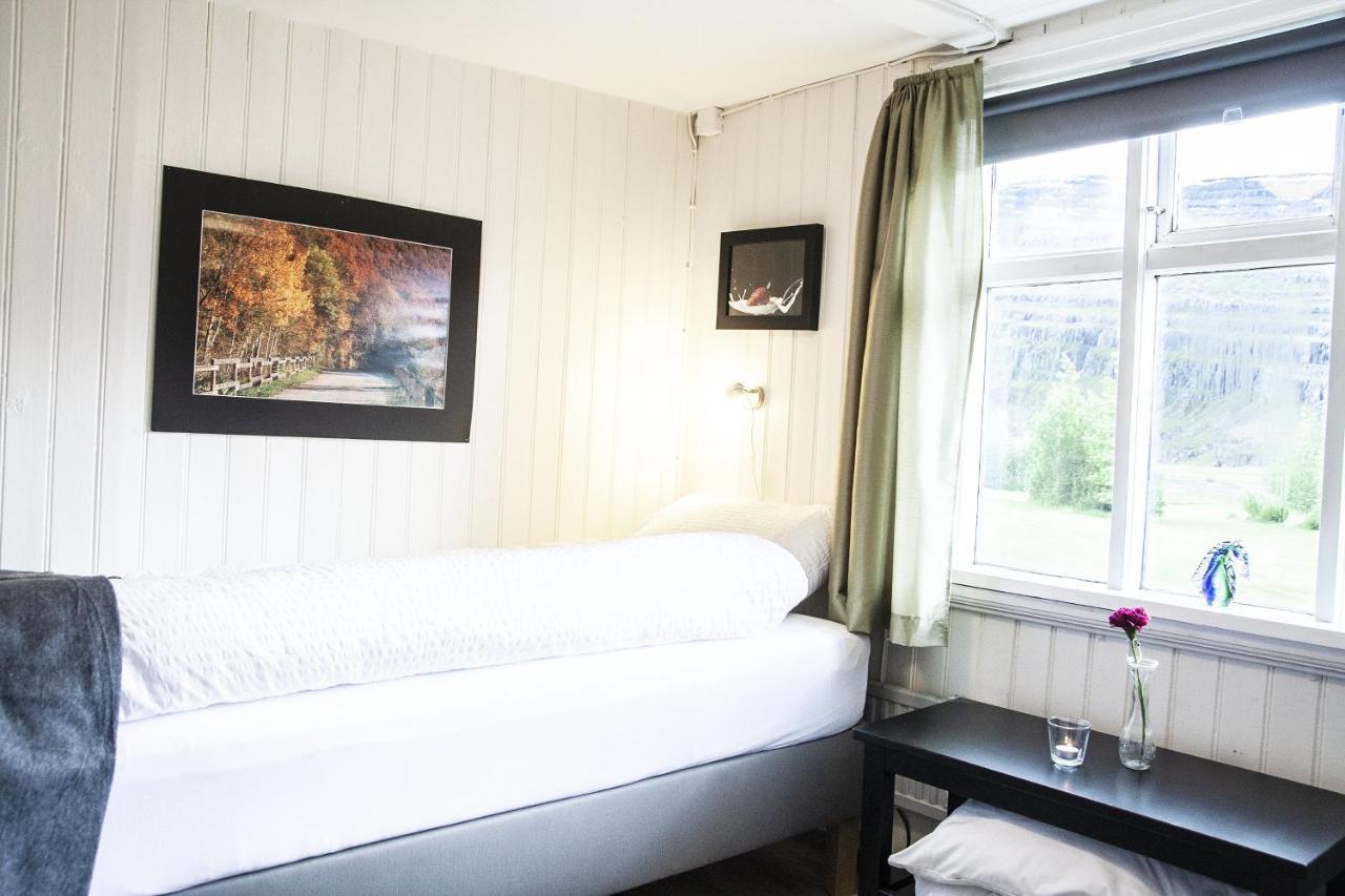 Fossardalur Guesthouse Djúpivogur Esterno foto